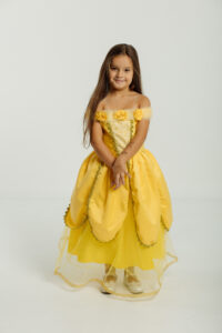 костюм Белль (Belle) 120 зріст на прокат— головна героїня мультфільму Disney Красуня і Чудовисько, знятого за мотивами однойменної казки Жанни Марі Лепренс де Бомон